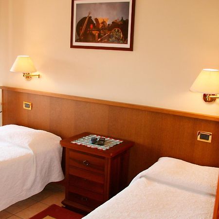 Hotel Gelindo Dei Magredi Vivaro Habitación foto